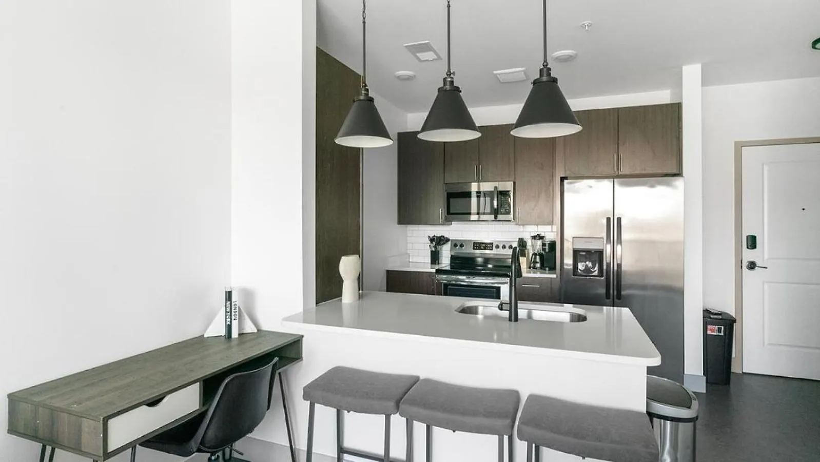 Landing Modern Apartment With Amazing Amenities Richmond 0*,  USA