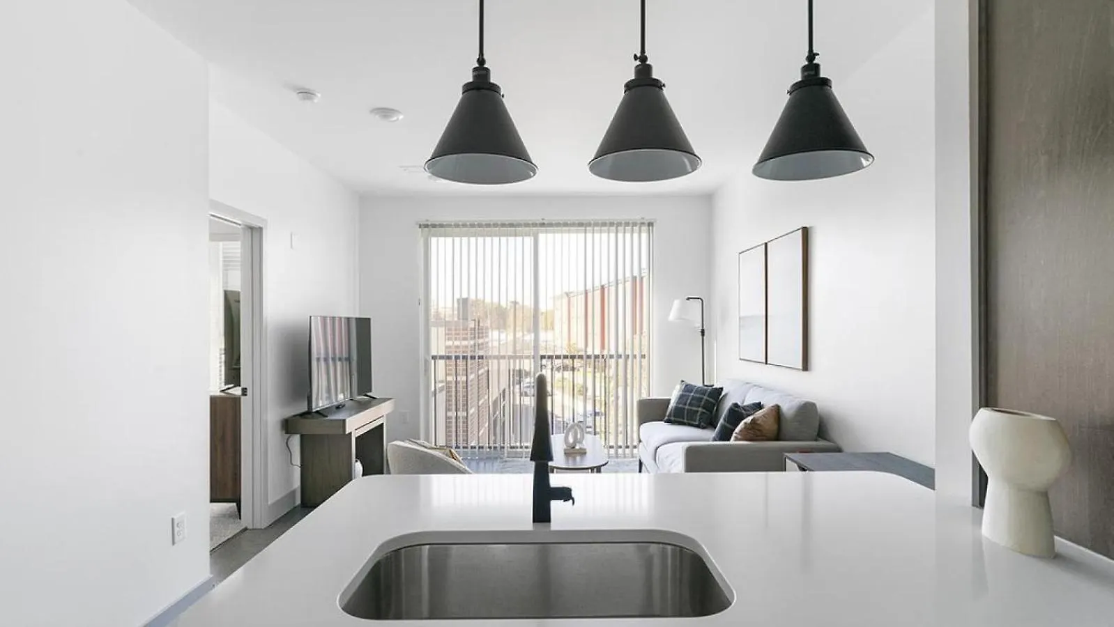 Landing Modern Apartment With Amazing Amenities Richmond